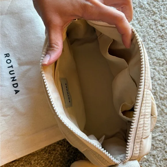 Rotunda Espe Crossbody Bag - Cream - Picture 5 of 10